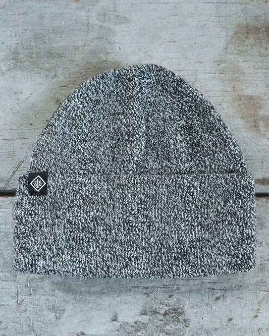 Risky Business - Outdoor Beanie - Travel - Outfit - Adventure