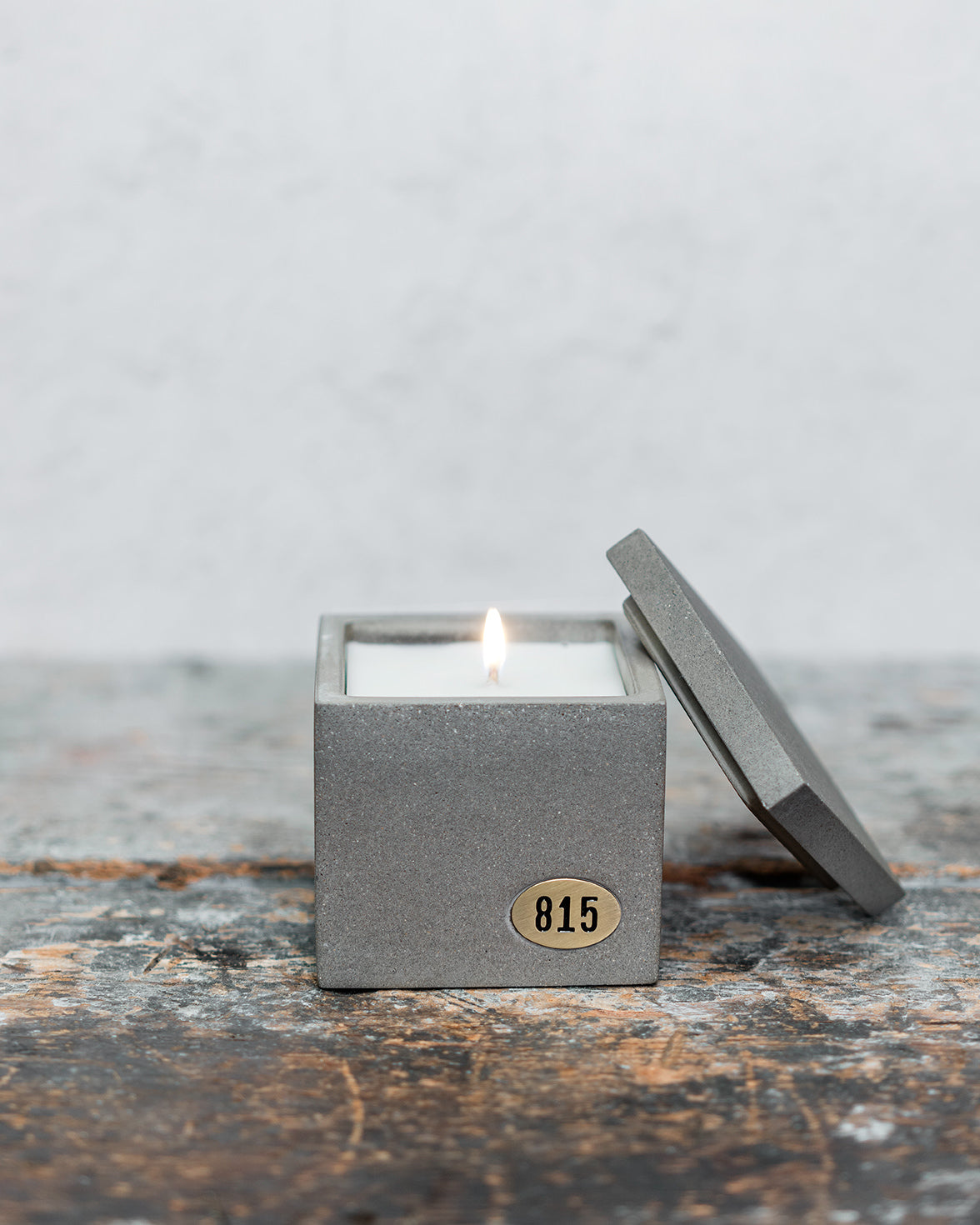 Concrete Cement Candle - Soy Wax - Hand poured - Brass Metal Plate - Luxury - Quality